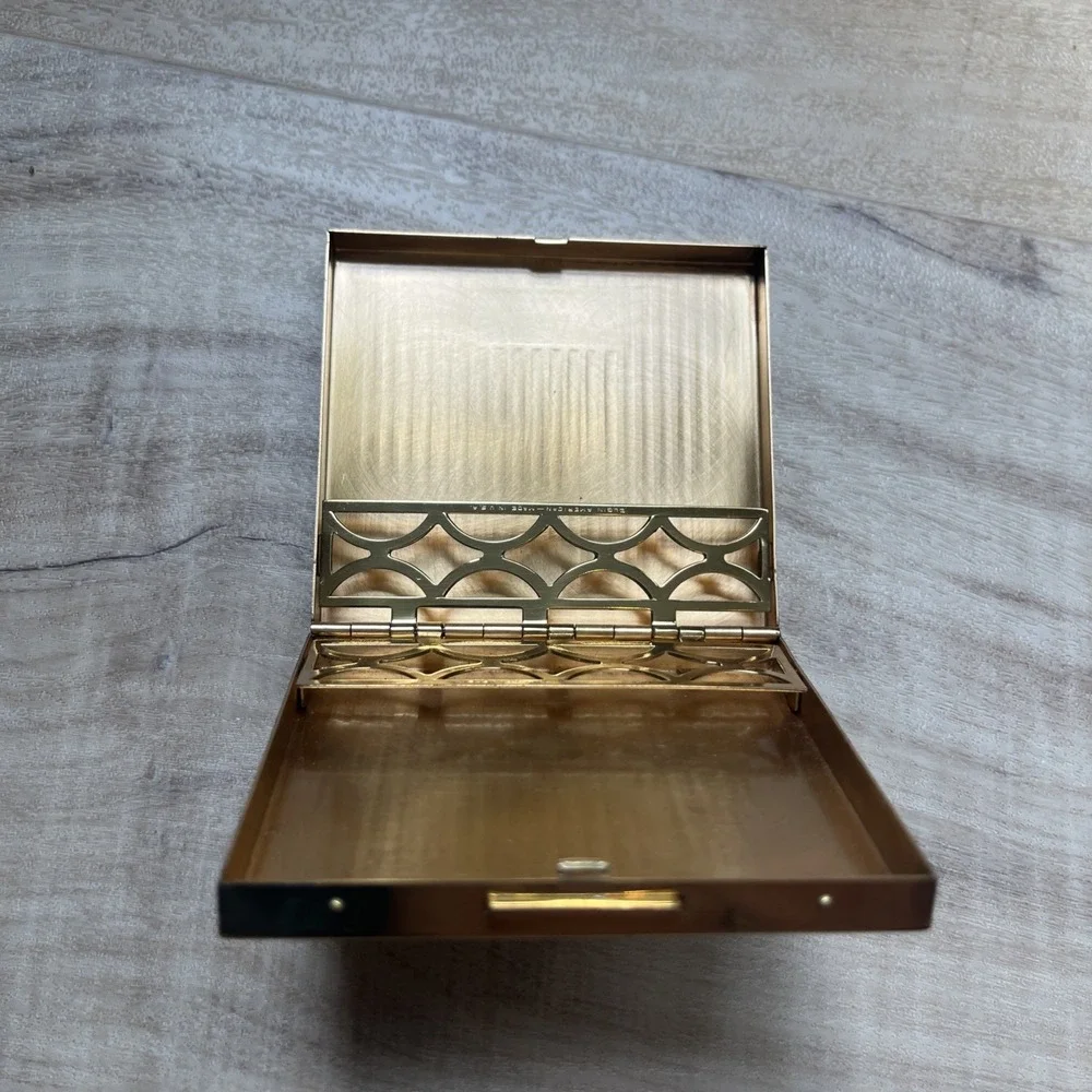 Gold Compact Card Case - Unbranded Slim Metal Accessory
